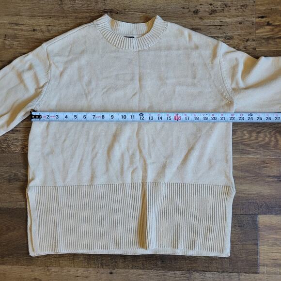 Gap Women's Large Crewneck Cream Knit Sweater Ribbed Cuffs/Hem Cozy - Picture 3 of 9